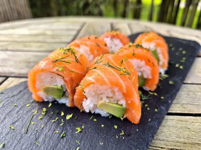 Salmon roll Avocat / 7,50 €