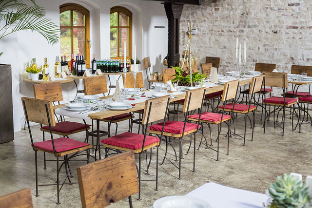 Aranżacja lokalu na przyjęcia, wesela, na dużej sali...