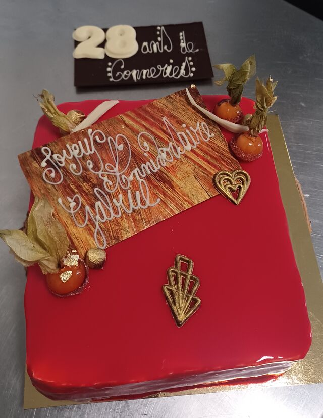 Forêt noire glaçage rouge
Pâtiss'Émoi 