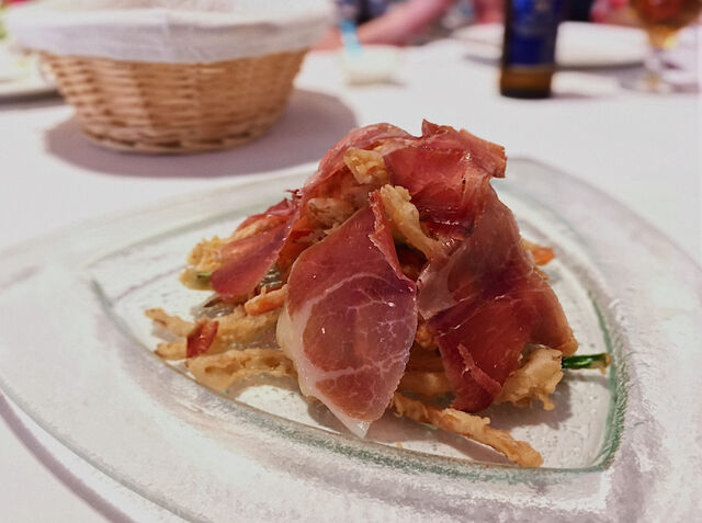 Tempura de verdura con jamón ibérico 