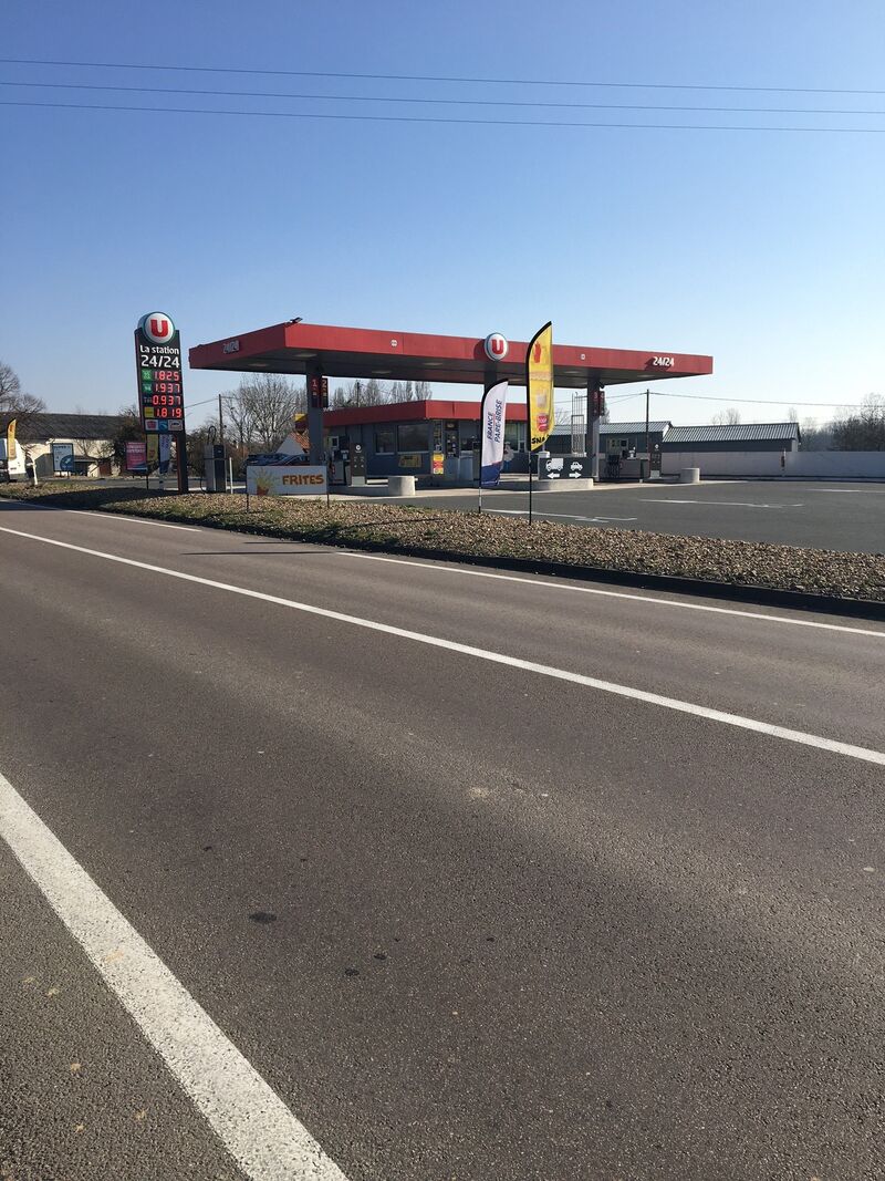 Sur la route nationale 73
Notre snack sur la station service