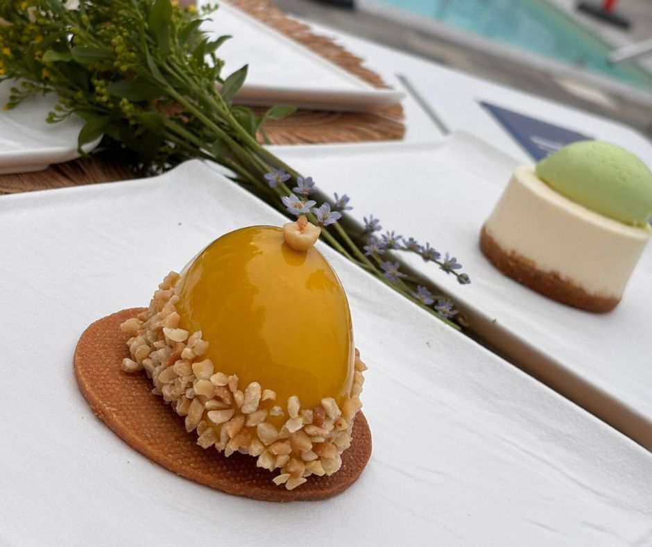 Peanut caramel punch