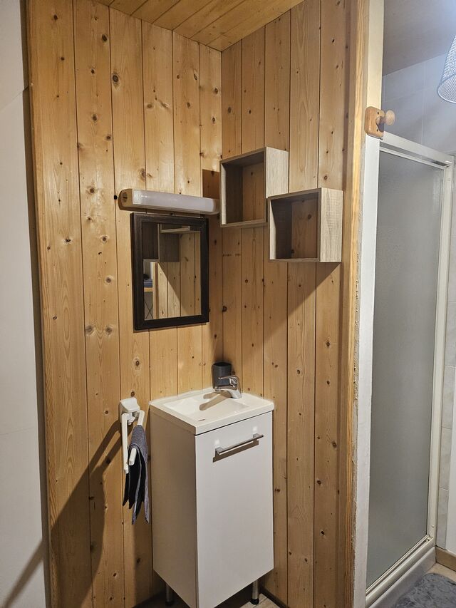 Douche privative à la chambre 2