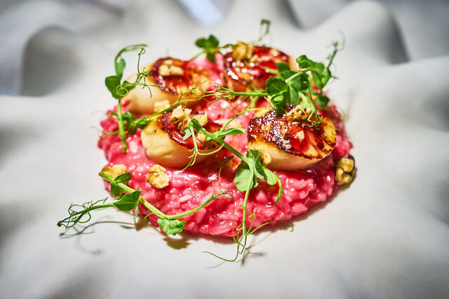 Saint-Jacques snackées, betterave & herbes fraîches | Restaurant gastronomique halal Lyon