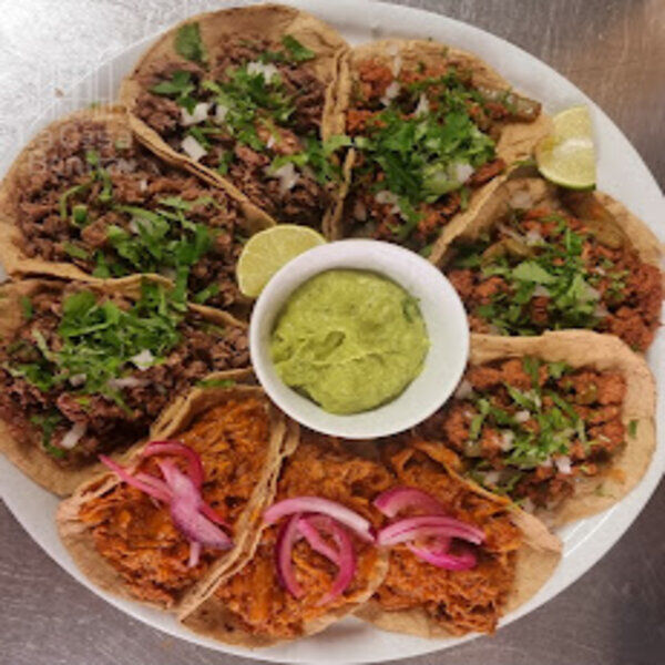 plancha tacos (9 tacos) + guacamole