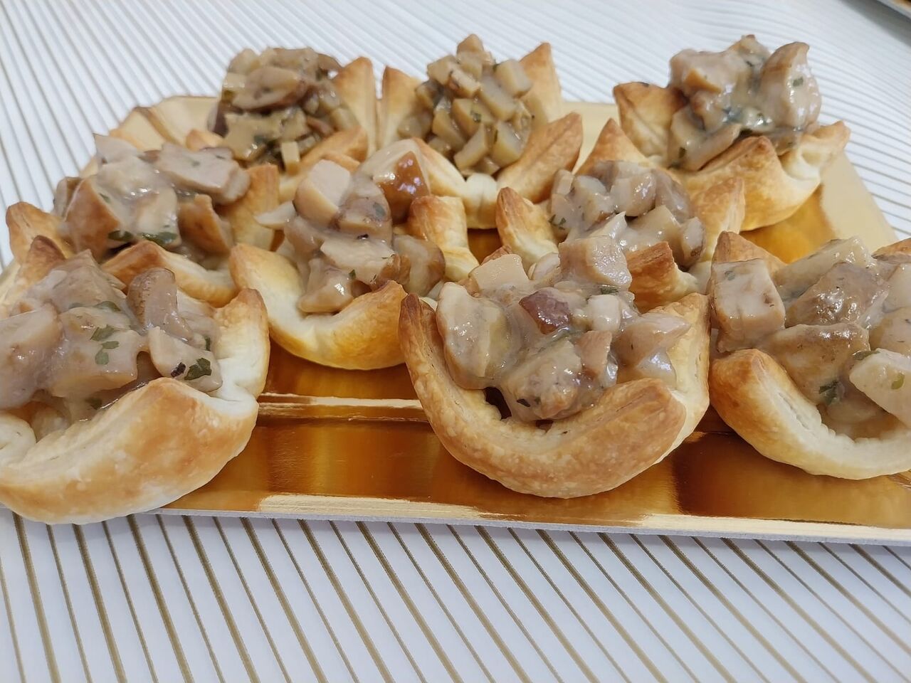 CESTINI DI SFOGLIA E PORCINI TRIFOLATI
