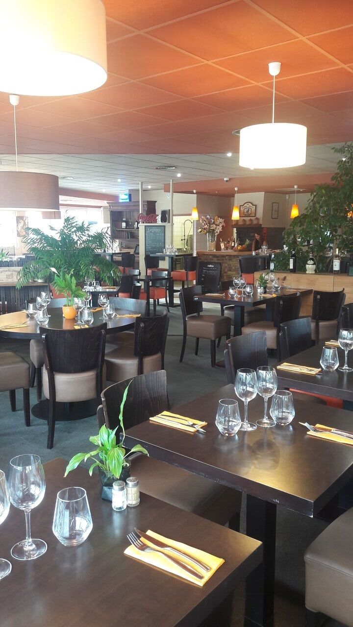 La Villa Mérignac
Formule du midi a 15,50 euros
Entrée + plat + dessert
cuisine maison
