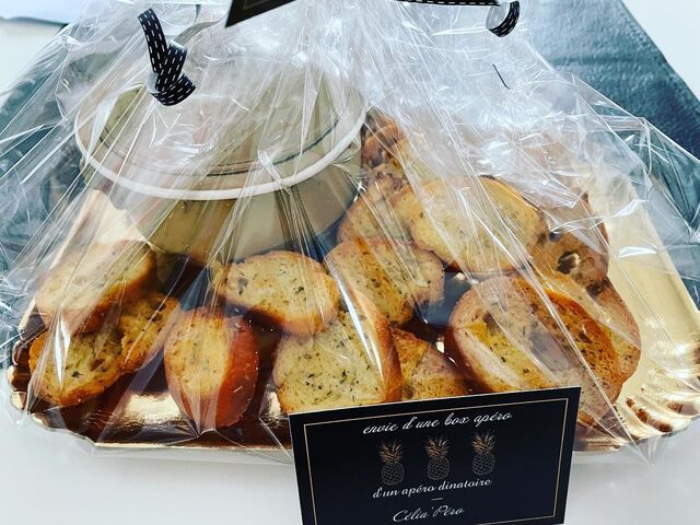 Terrine de pâté de foie avec ses petits croutons