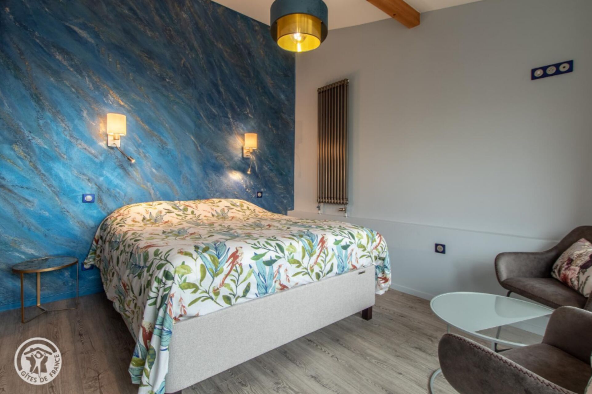 NOTRE PREMIERE CHAMBRE