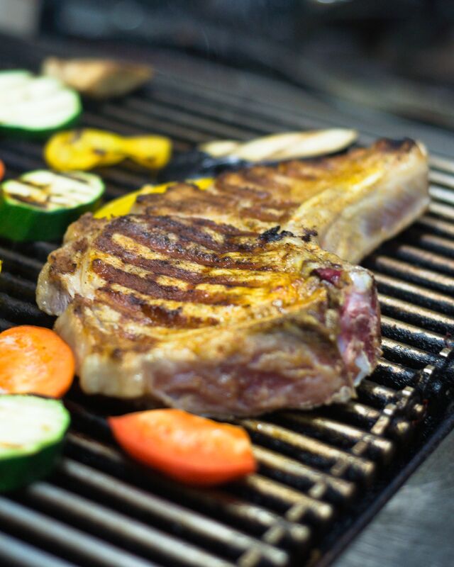 Stek z grillowanymi warzywami 🥩