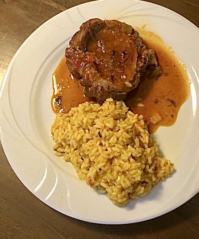 Kalbshaxe an Safran-Risotto 