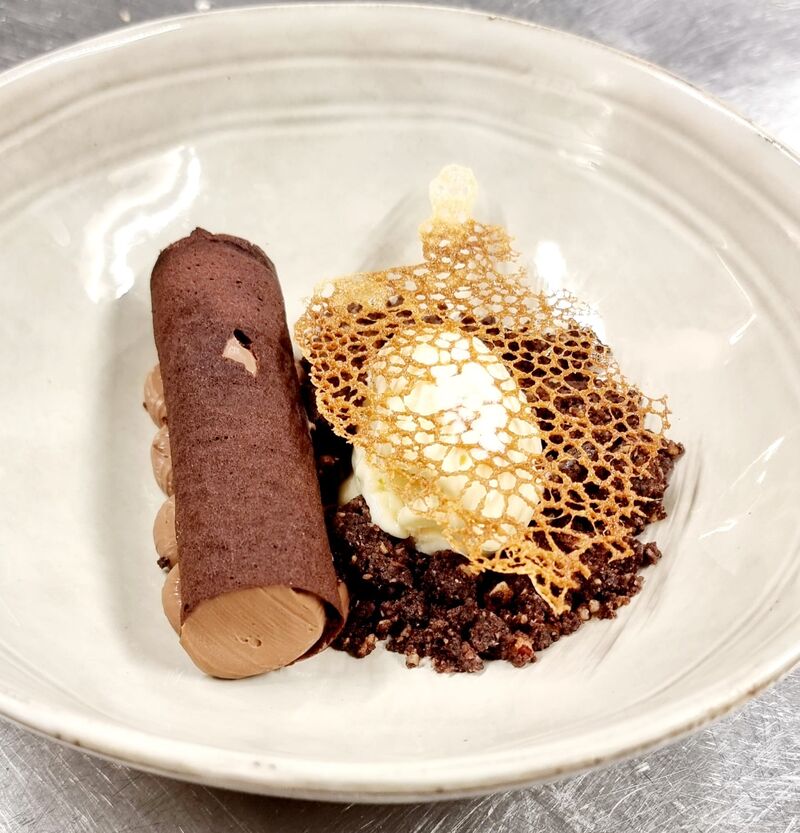 -LE CHOCOLAT ,crémeux, tuile et glace huile d’olive