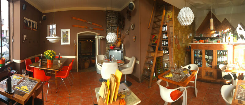 Overview of one of two rooms