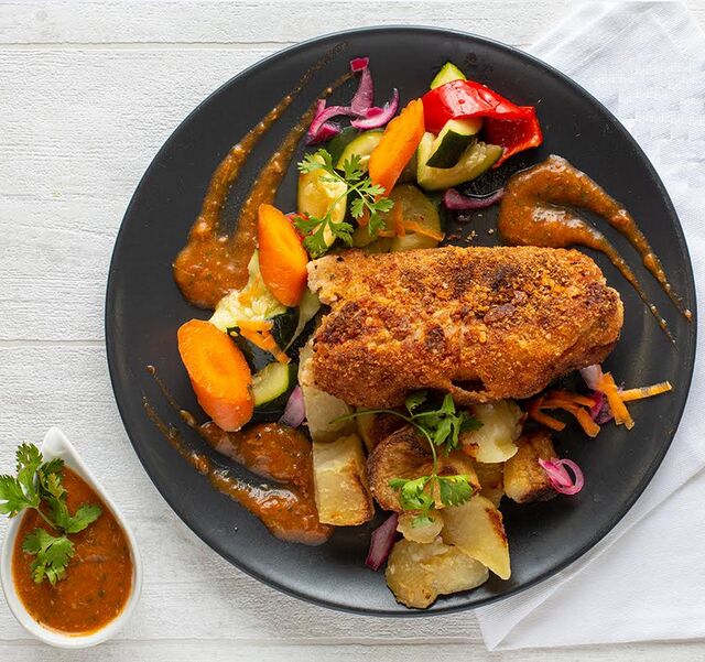 Cordon bleu au 3 fromages légumes, sauce napolitaine, pommes de terre sautées