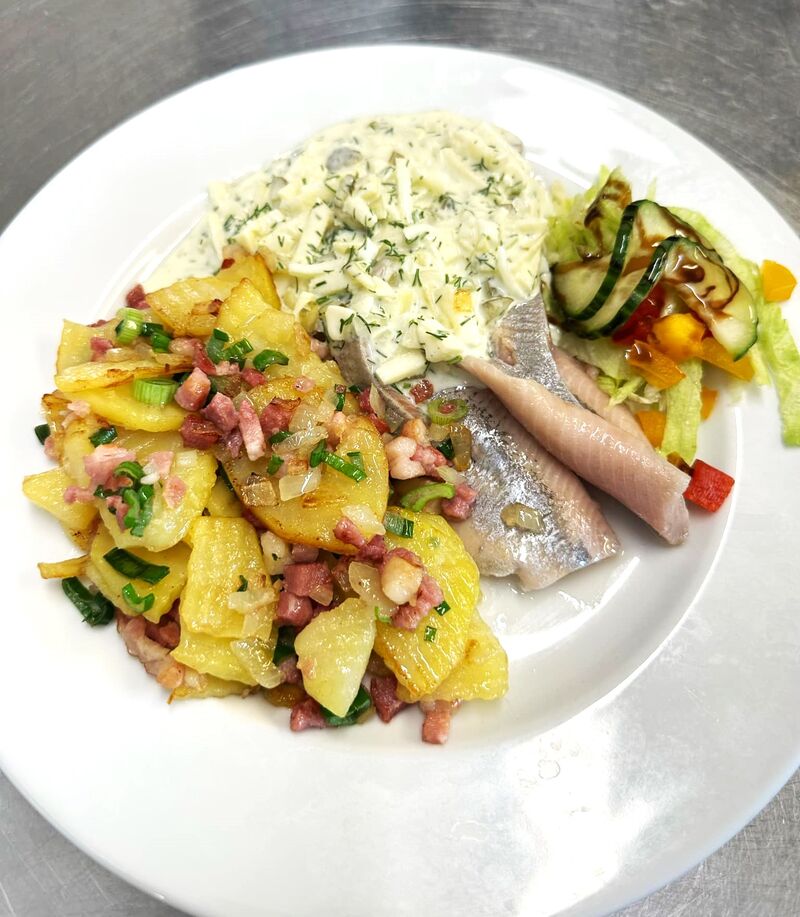 Matjes mit Bratkartoffeln 
