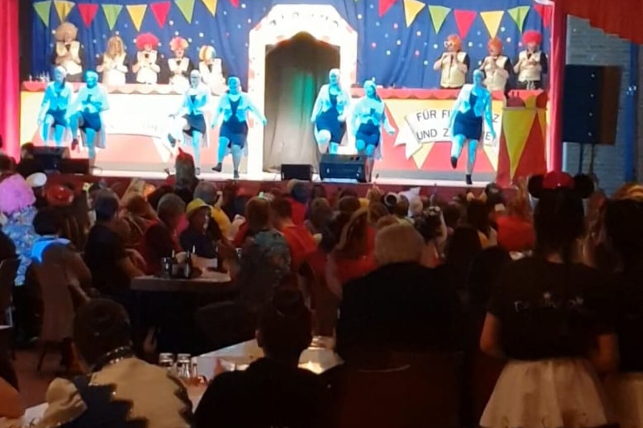 Fasching feiern in unserem Hause