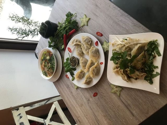 DIM SUM w wersji pierogarnimomos.pl, To chińskie pierożki z farszem z kurczaka i krewetki. DIM SUM z kurczakiem i grzybami mun, 