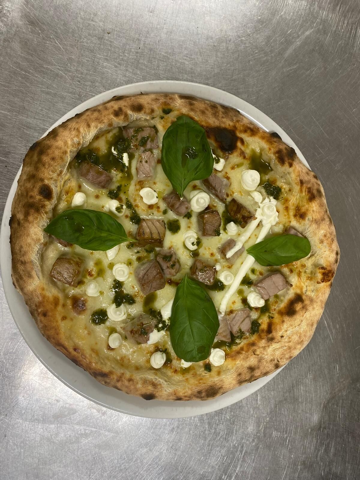 Pizza al tonno fresco e philadelphia al lime