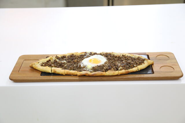 Açık kavurmalı pide