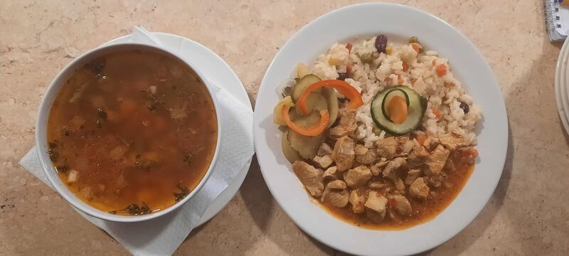 Ciorbă Țărănească, orez cu legume și tocăniță