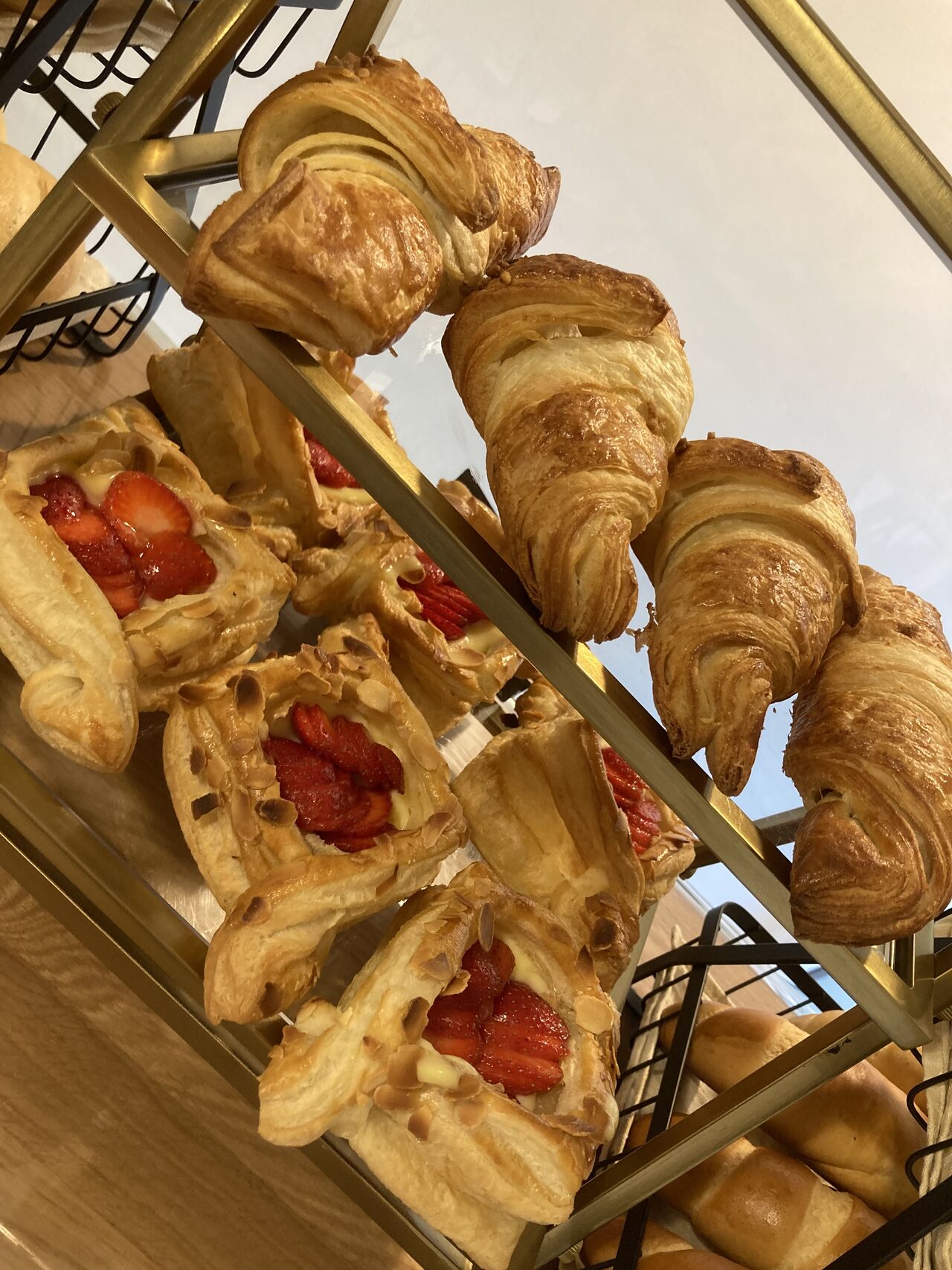 Selbstgemachter Blätterteig und Croissants