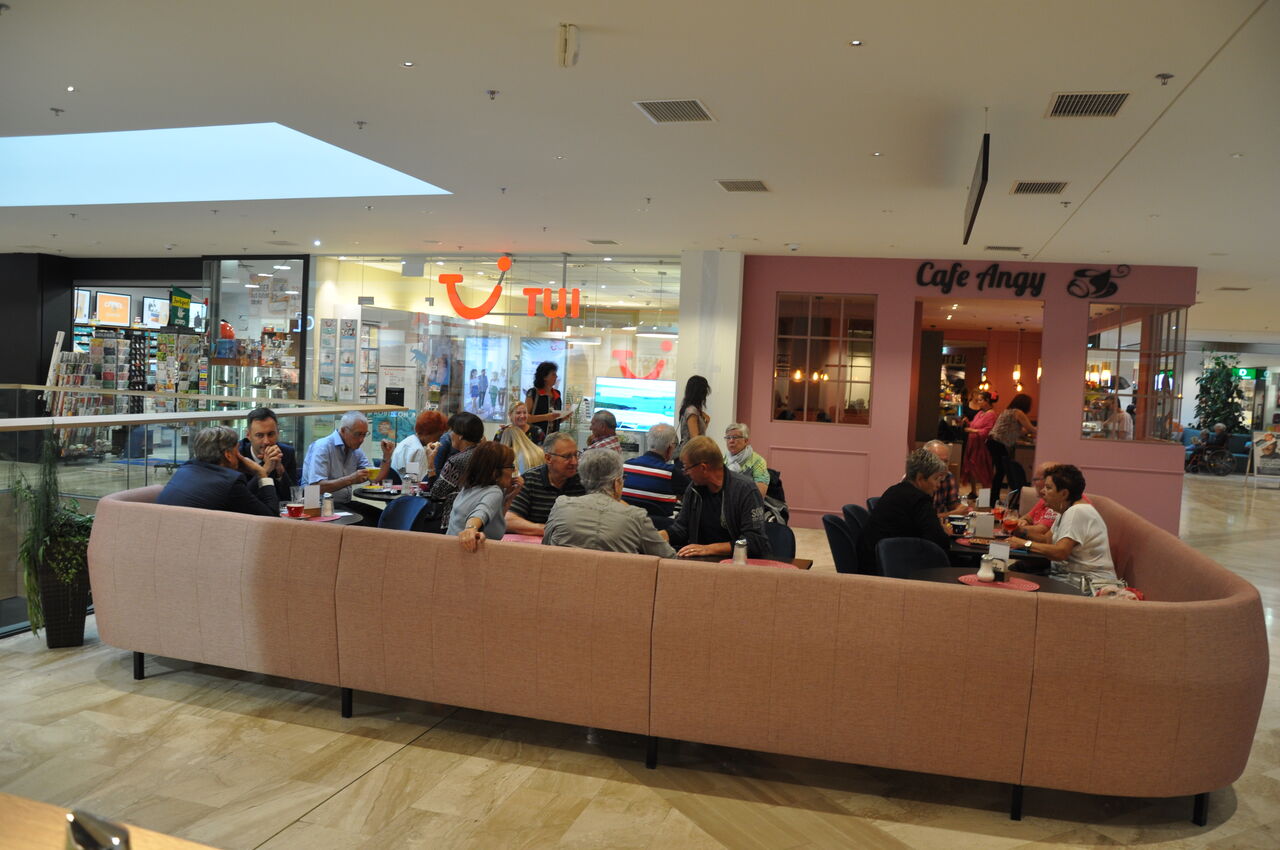 sehr beliebt... DIE COUCH...