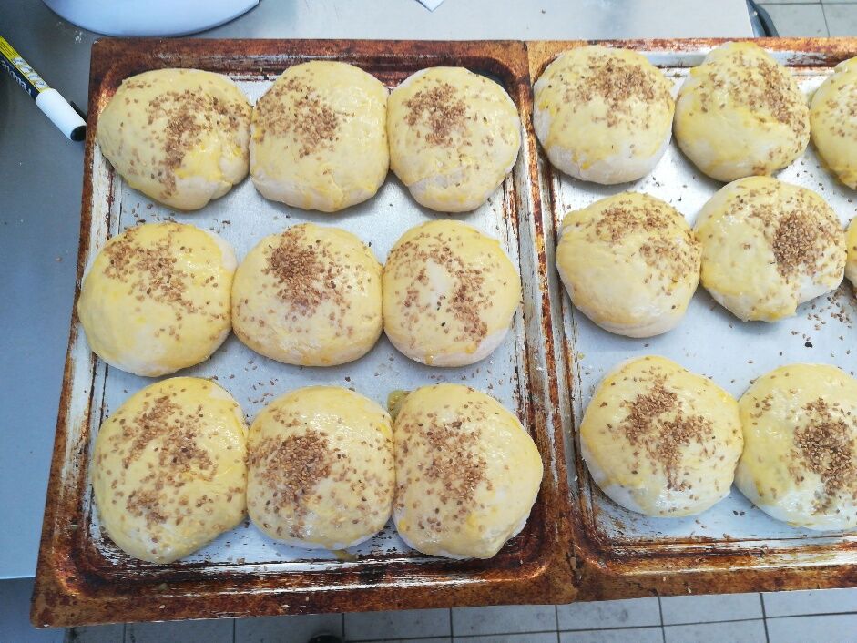 Nos pain hamburger avant cuisson 