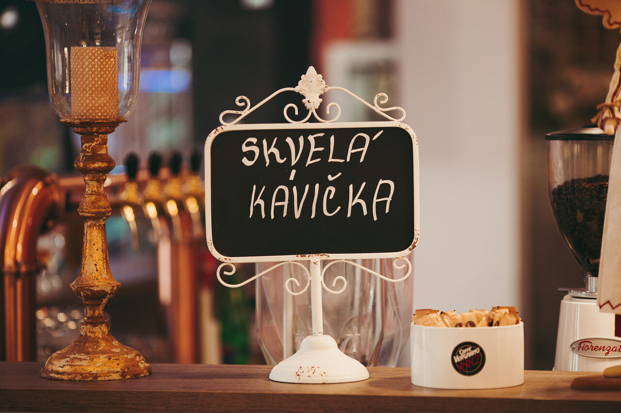 Večere, posedenia s priateľmi, pracovné stretnutia