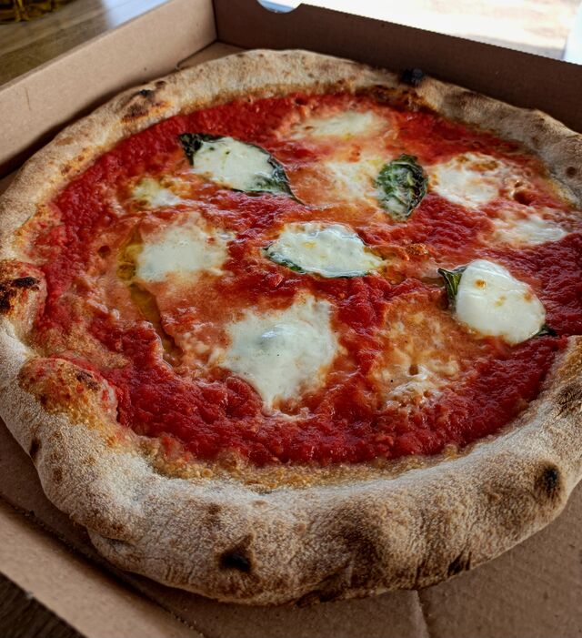 Pizza Margherita Buffalina - Base tomate et pâte classique