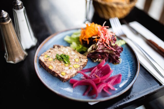 La terrine de porc aux pistaches et porto du chef