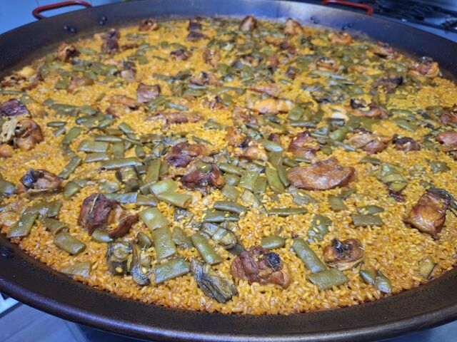 PAELLA VALENCIANA