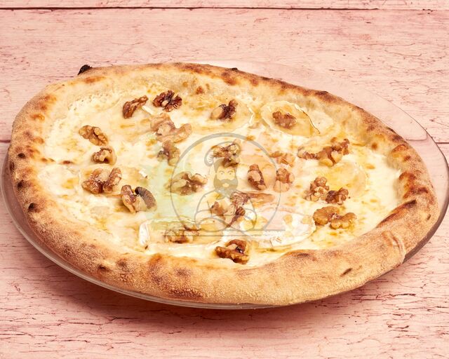 CHEVRE MIEL et NOIX
crème fraiche, mozzarella, chevre, miel et noix