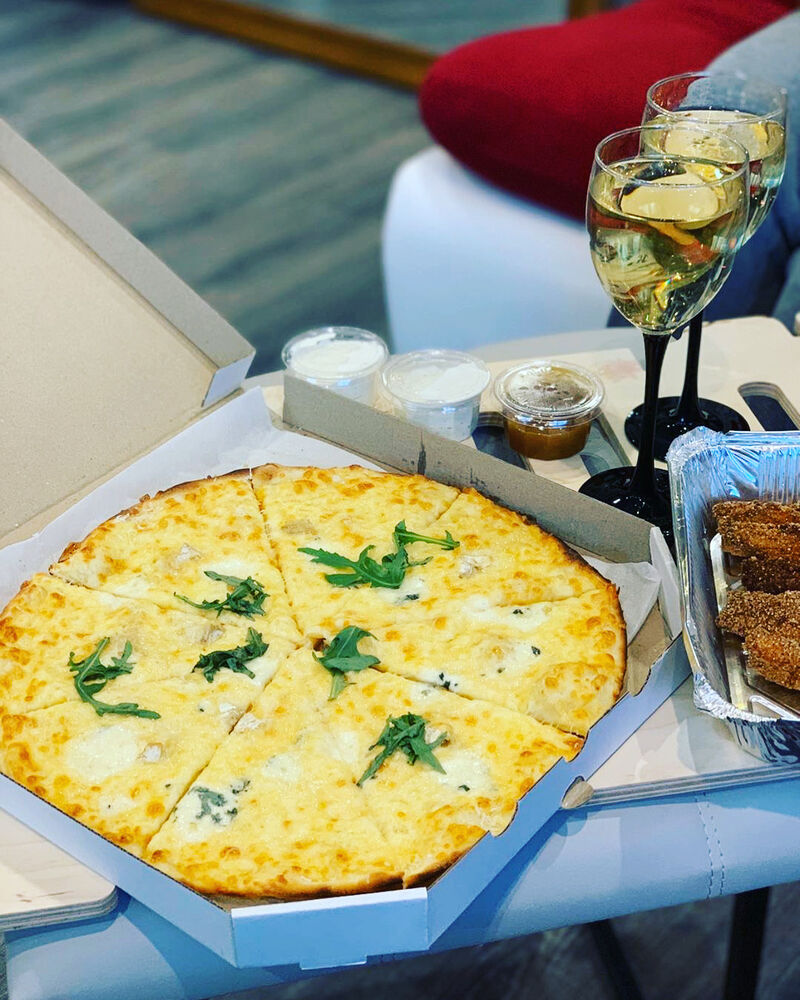 Піца Кватро формаджі