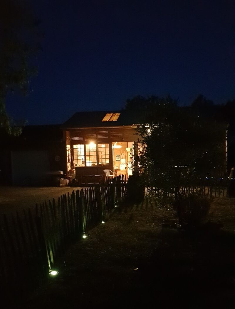 Cuisine-sanitaire extérieur nuit