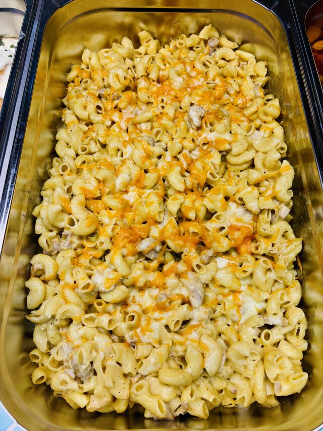 Hähnchen mit Nudeln in Käse -Sahne Sauce 