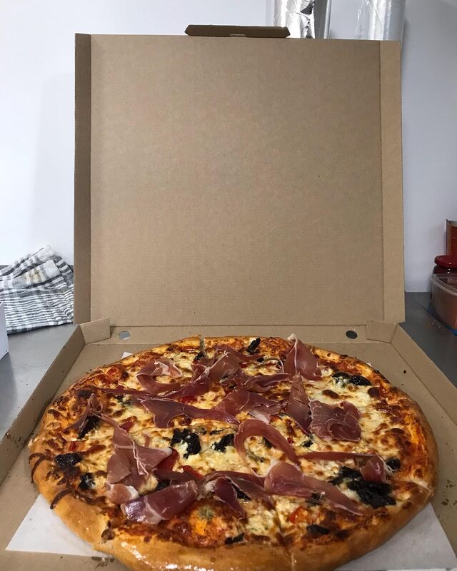 Slivková pizza