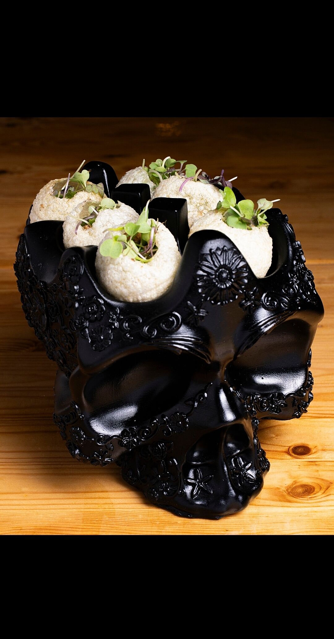 Panipuri de garbanzos masala y gel de cilantro 