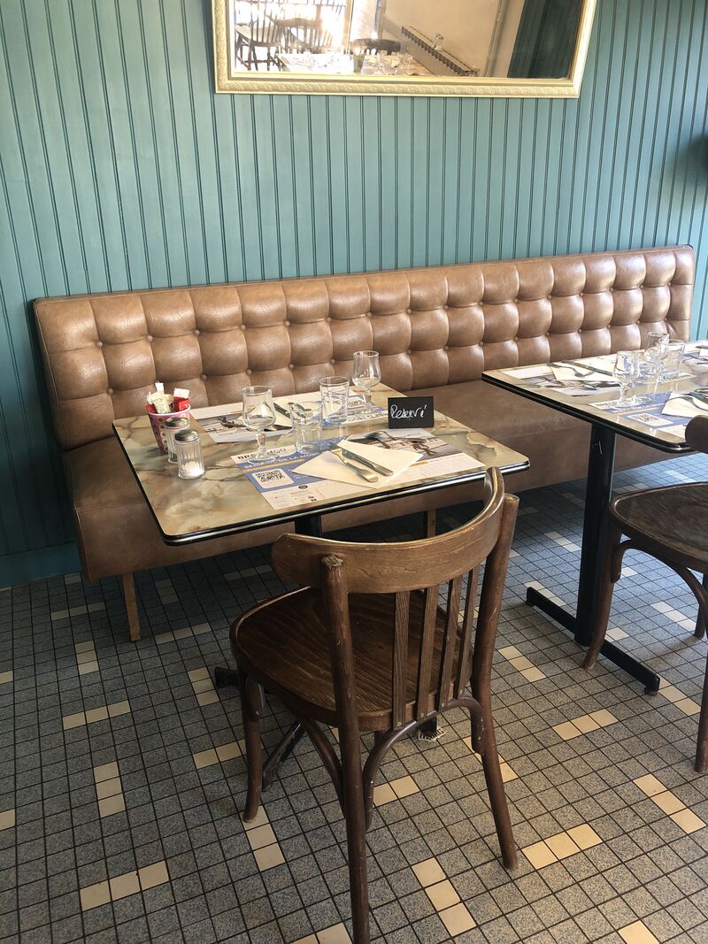 Nous privilégions les produits frais et locaux. Dans cette seconde salle, vous pourrez y venir seul ou encore en groupe.