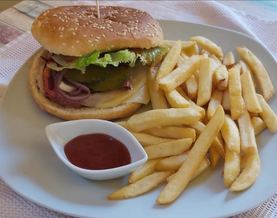 casera, con toque italiano HAMBURGUESAS de carne