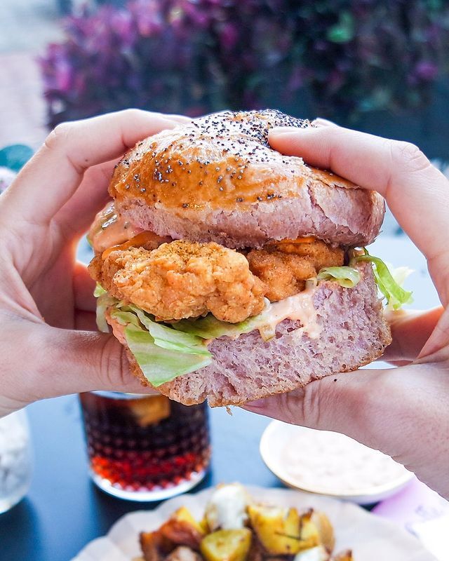 Denendi, test edildi ve onaylandı. Burgerin iyisi yine bizim mutfaktan çıktı! 🥳