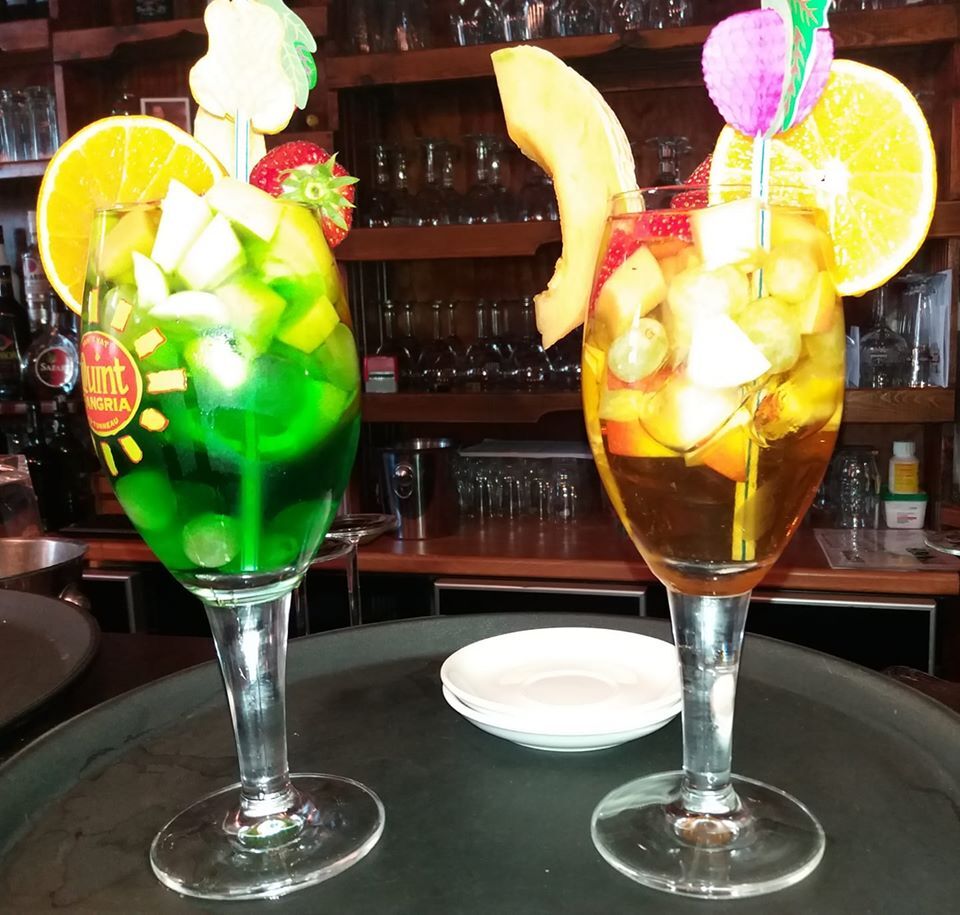 sangria groen en wit met vers fruit