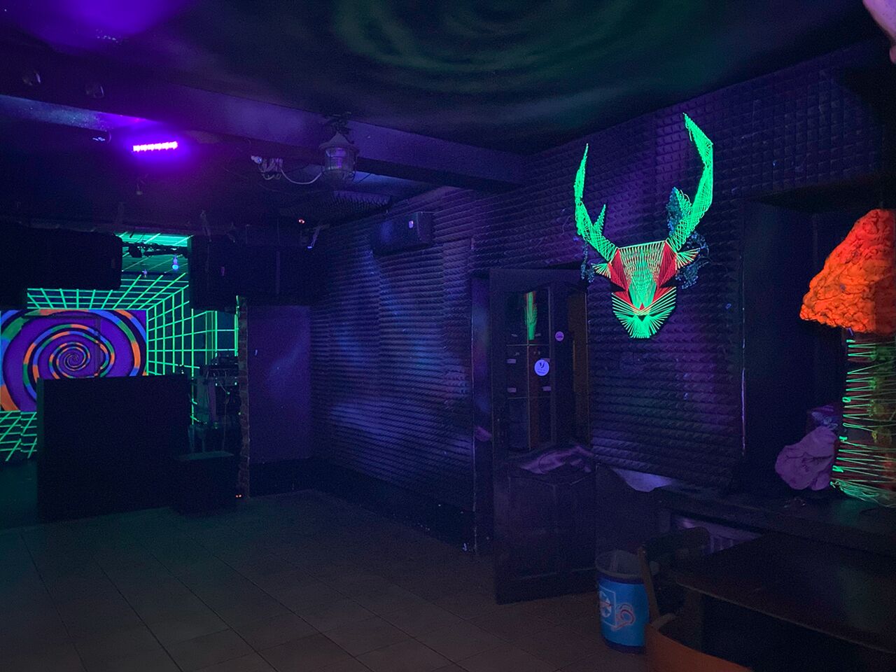 można rozjaśnić salę - dostosowujemy wg. potrzeb