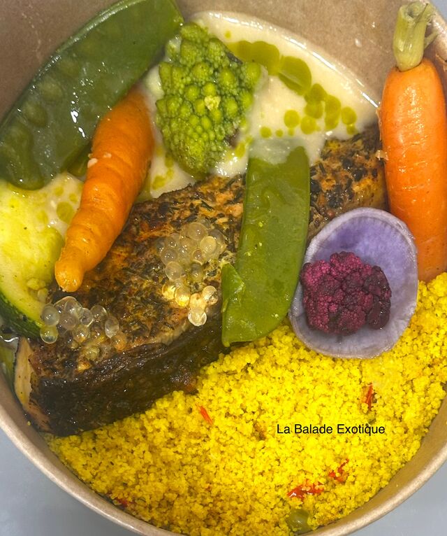 Saumon à l’hibiscus, fonio de légumes 