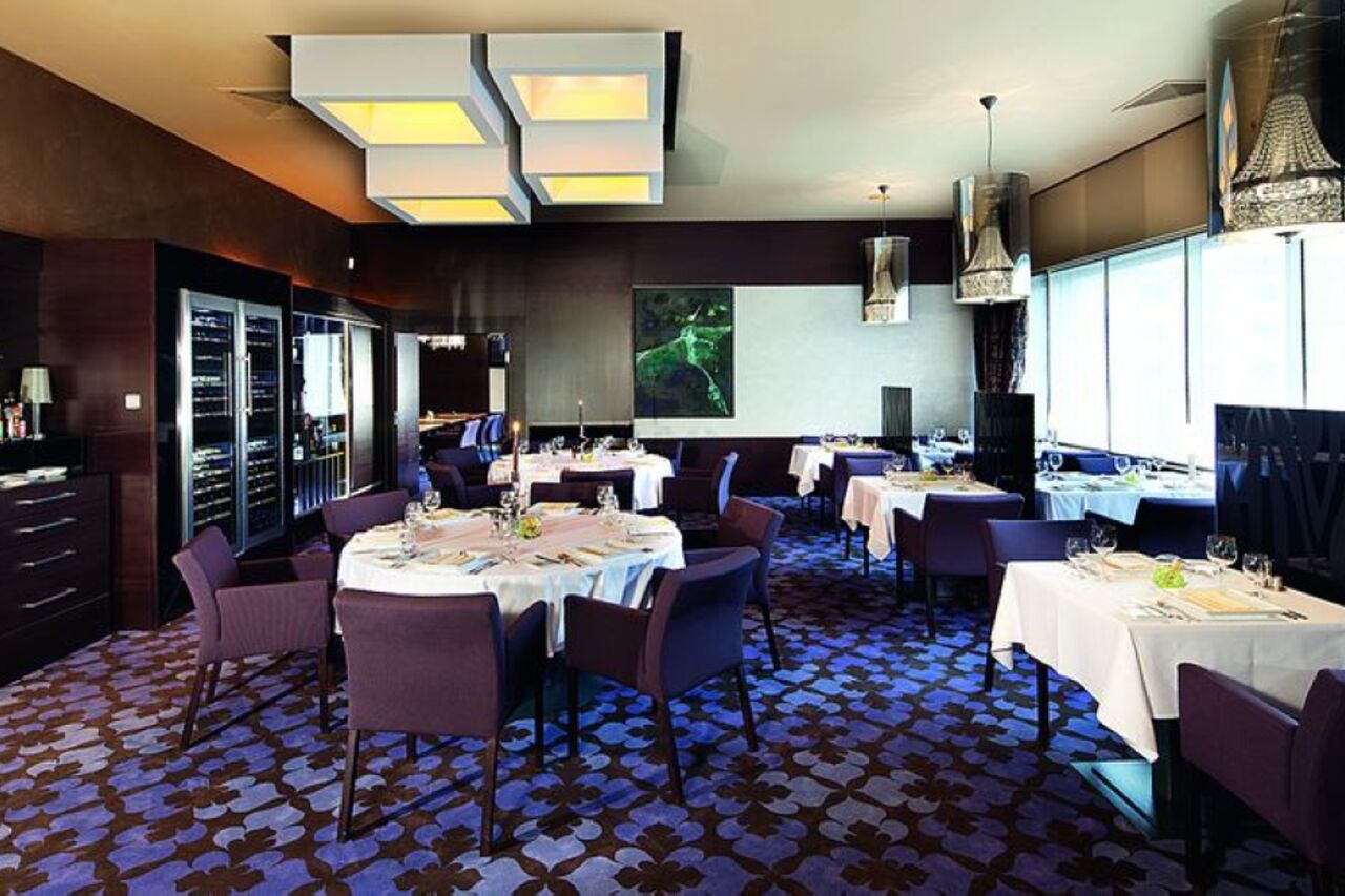 Restaurant & Café MAXIM