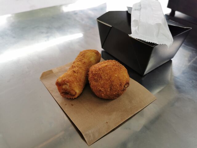 rolls , cutlets barquette plat à emporté