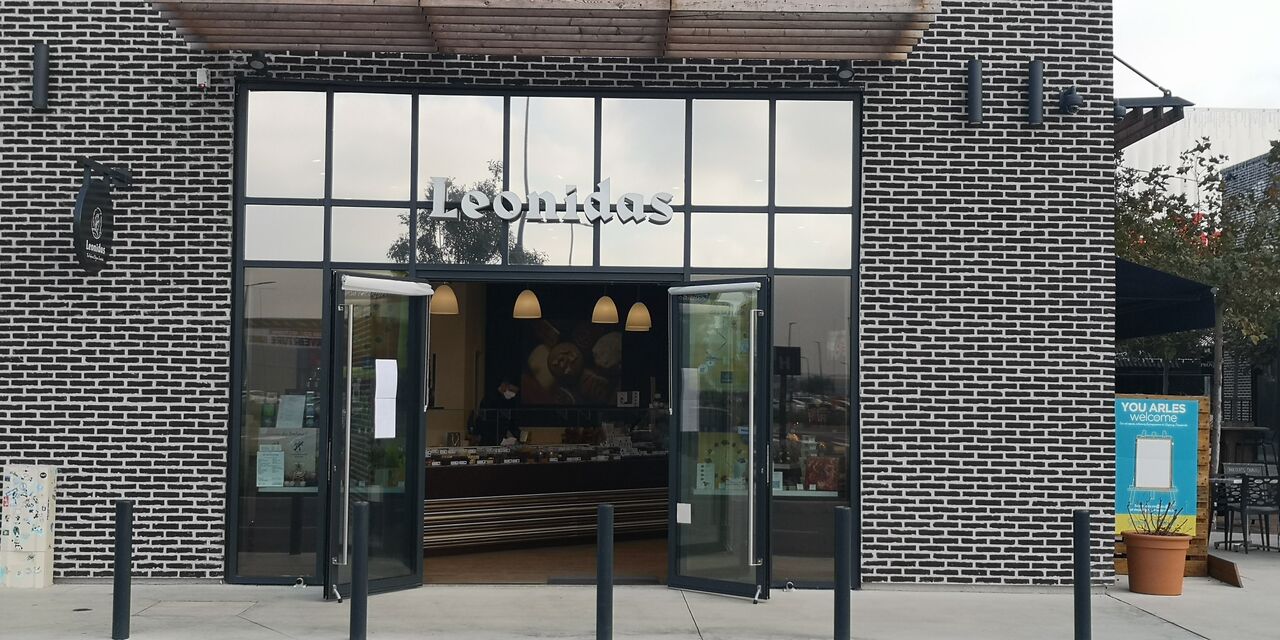 Nous sommes ouverts du lundi au samedi de 10h à 17h pendant le confinement.
