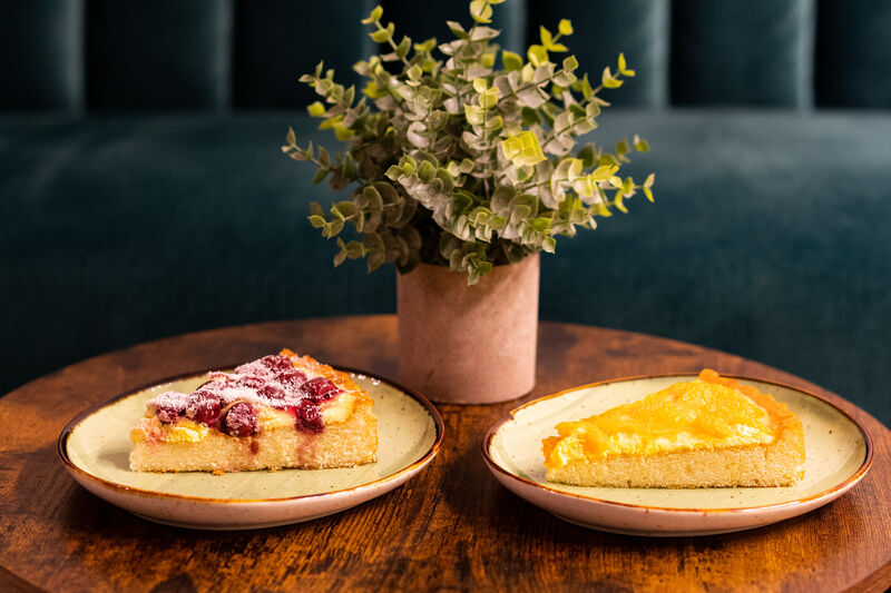 Fruit Cake Cherry - Coconut & Tangarin - Cheesecream