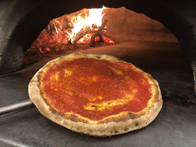 MARINARA
Pomodoro e olio all’aglio