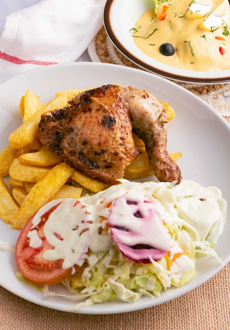 Nuestro tradicional 1/4 de Pollo a la Brasa 