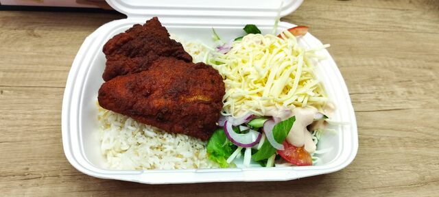 Afrikai harcsafilé jázminrizzsel, friss salátával, választható mártással